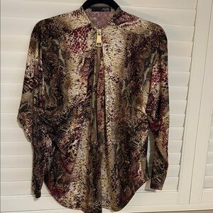 Ariella Animal print 3/4 zip Blouse with gold zipper . Large, extra large.
